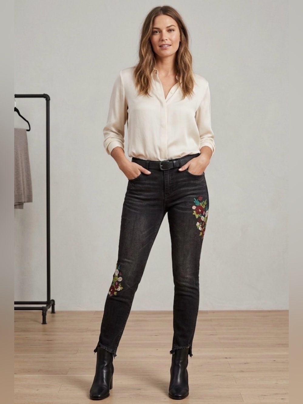 Zara Trafaluc Black Embroidered Distressed Stretch Skinny Jeans 8